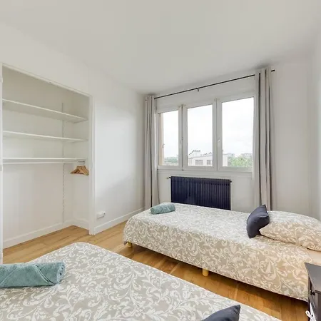 Appartement 8 Personnes à Saint-denis Saint-Denis (Seine-Saint-Denis)